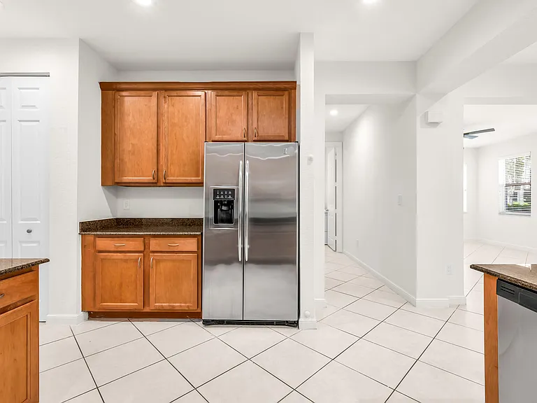 650 Pacific Grove Dr #5 — Photo 5