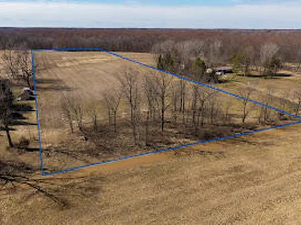 S Bradley Rd, Charlotte, MI 48813
