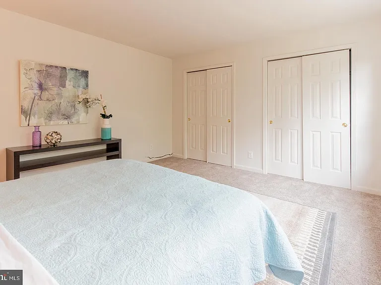 2024 Evansdale Dr — Photo 23