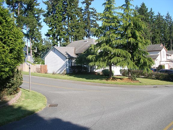 3rd image of 10966 Marigold Dr NW