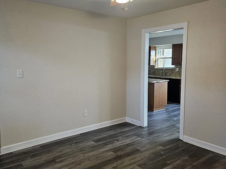 1233 Rockwood Ct — Photo 24