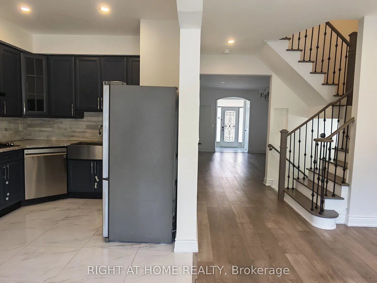 5 bed, $4,000 — Photo 2