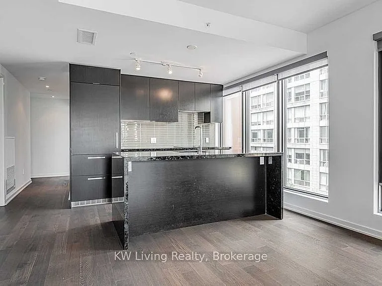 60 Colborne St #402 — Photo 9