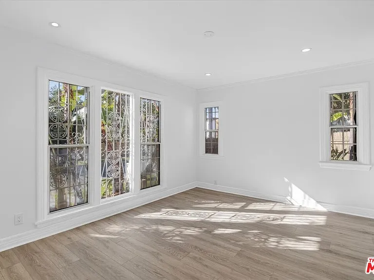 1185 S Tremaine Ave — Photo 33