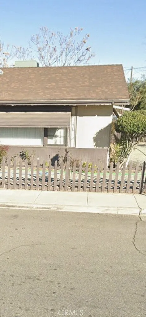2 bed, 900 sqft, $1,750 — Photo 1