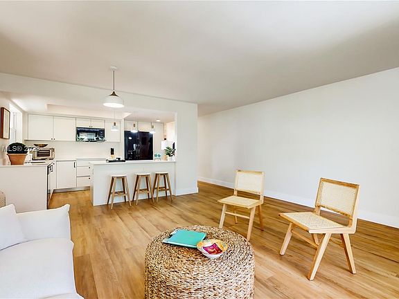 3rd image of 195 Sunrise Dr APT 10