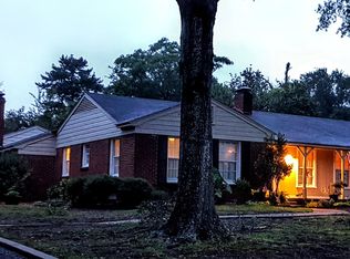 1015 Hilltop Dr, Palestine, TX