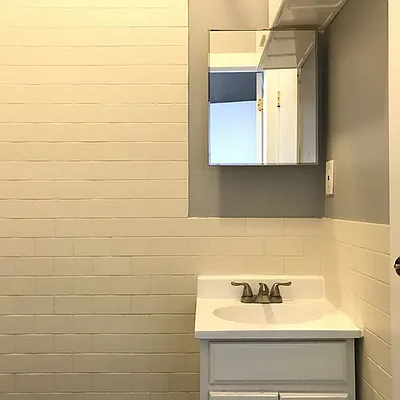 Rented by Nooklyn NYC LLC | media 31