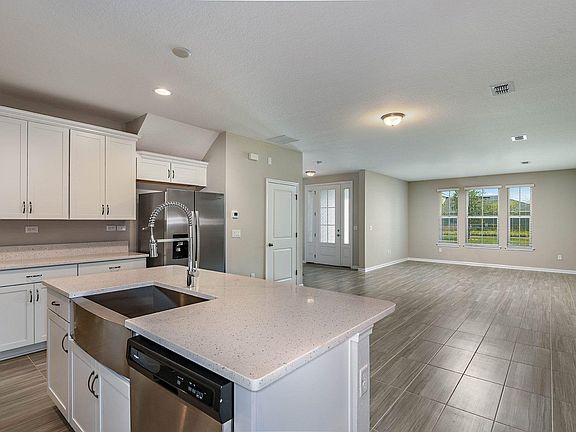 3rd image of 104 Sapphire Ln