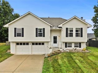 806 Southbrook Pkwy, Kearney, MO 64060