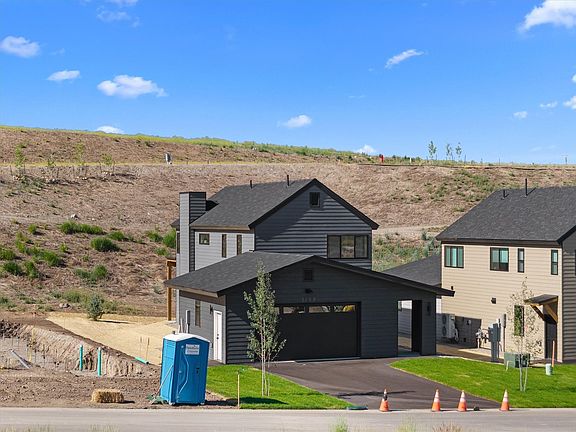 2nd image of 3199 EMERSON Trail