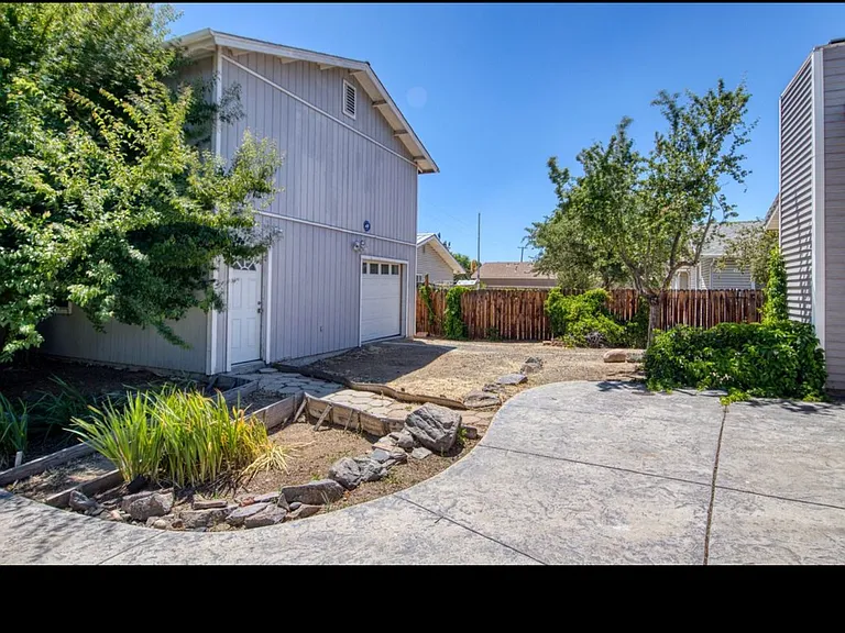 1985 Ponderosa Dr — Photo 18