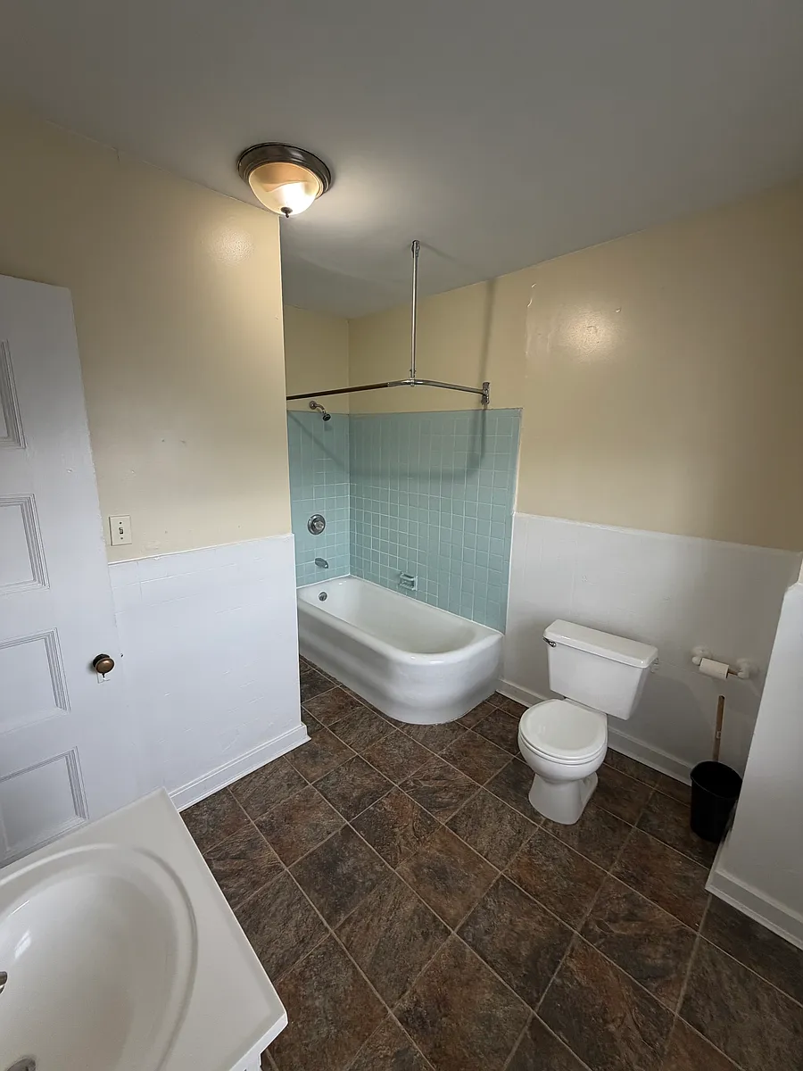 Building Photo - 309 Elmwood Ave #5