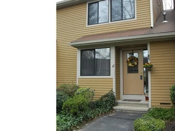 45 Pequot Dr, Rocky Hill, CT 06067