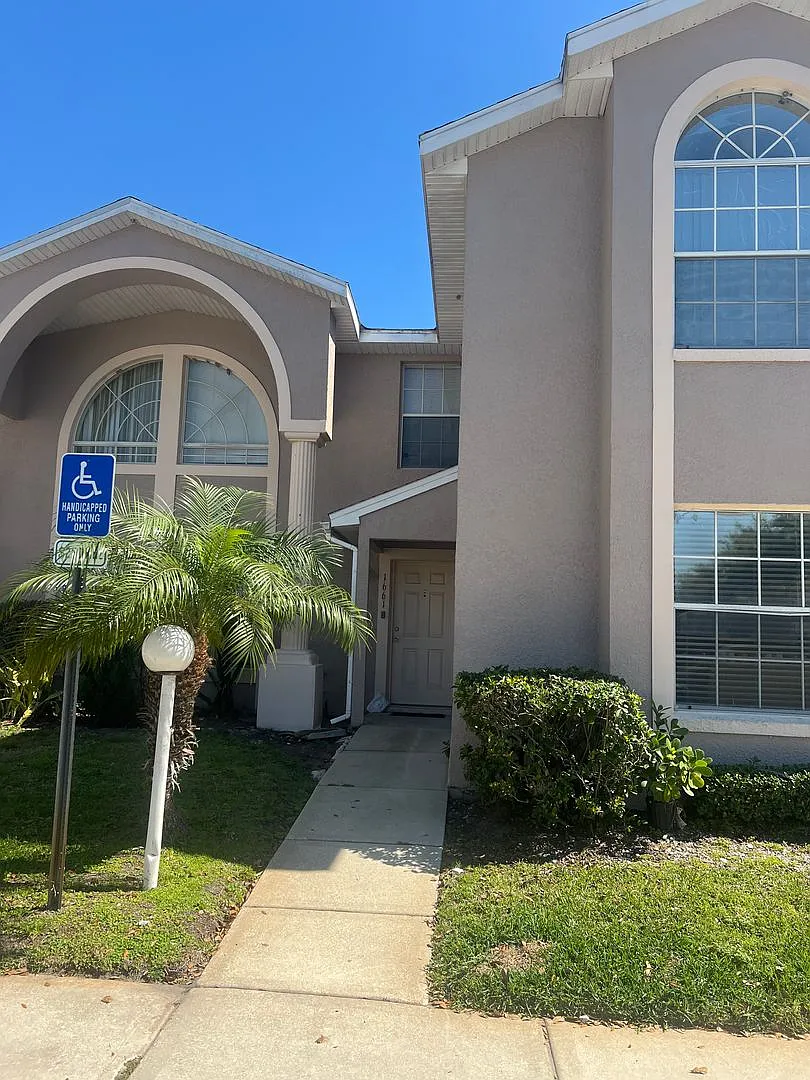 1661 Windsor Oaks Court — Photo 2