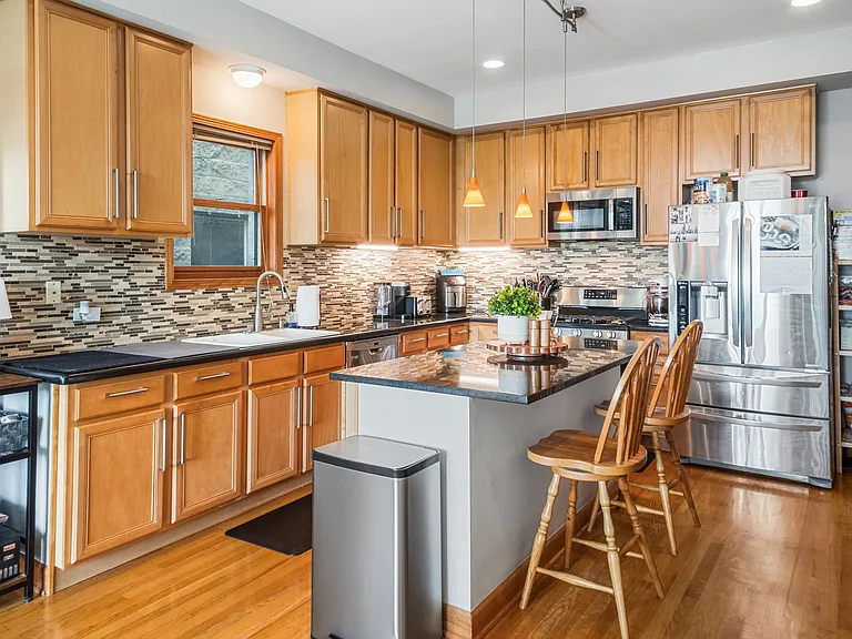 1954 W Diversey Pkwy #3W — Photo 2