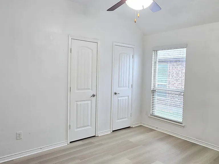 2625 Hillrich Dr — Photo 11