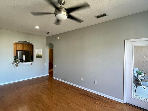 5th image of 7990 Baymeadows Rd E Unit 907