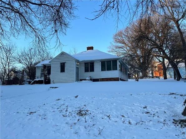 708 Broad St, Tarkio, MO 64491