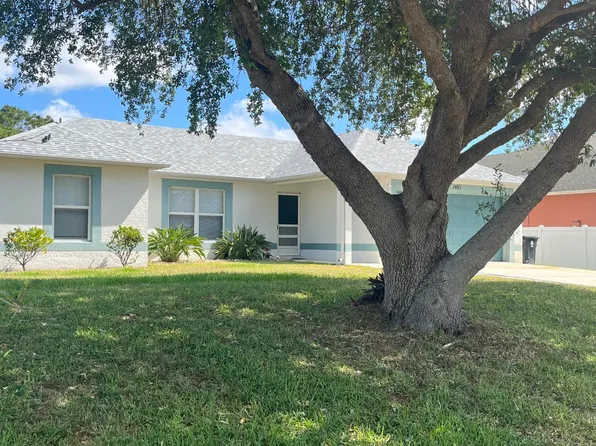 1465 SW Kamchatka Avenue, Port St Lucie, FL 34953