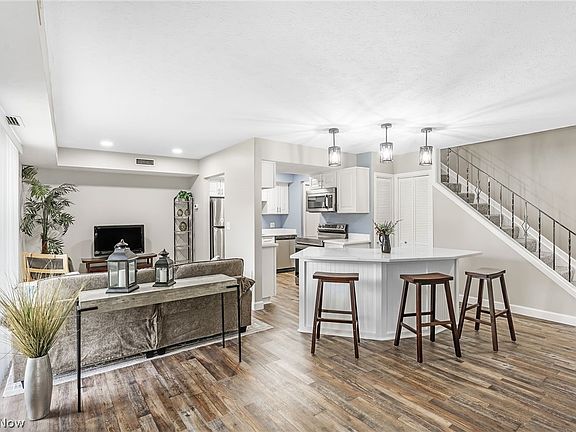 2nd image of 10364 Independence Dr #19C