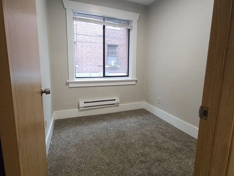 Florence Apartments — Photo 44