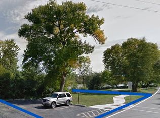 1 S Lincoln Ave, Carpentersville, IL 60110