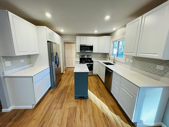 5th image of 615 Lafayette Ln