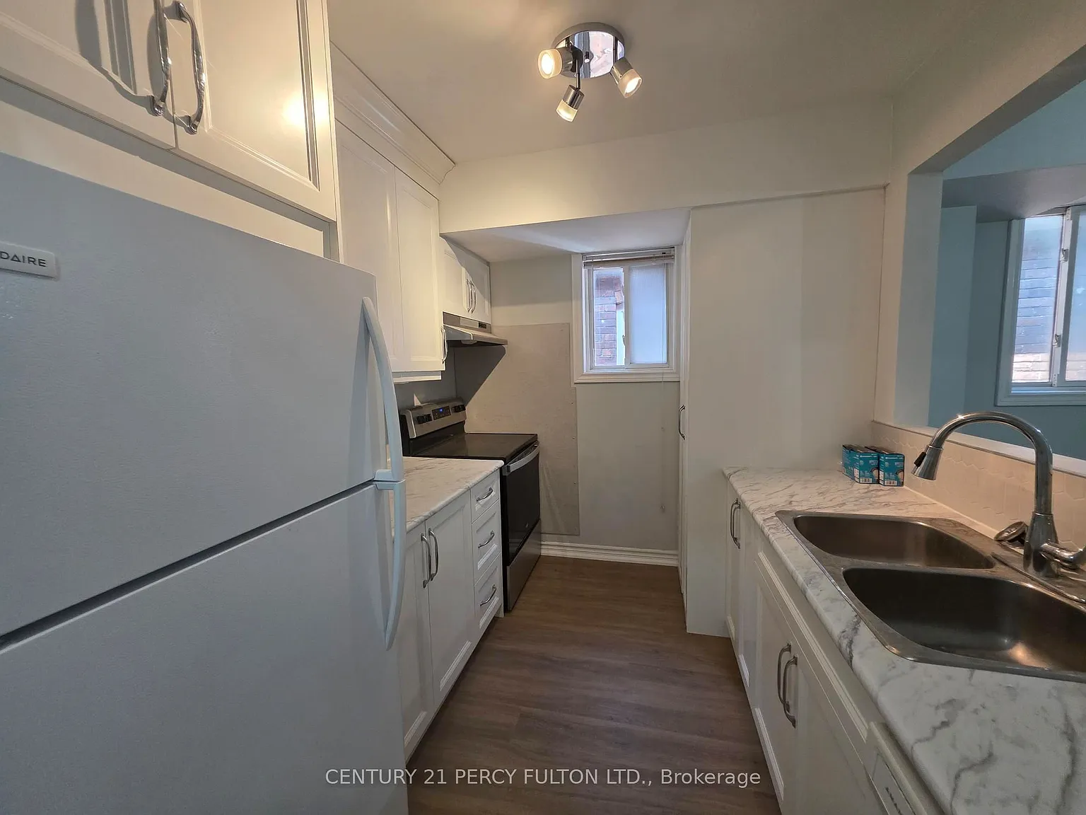 2 bed, $2,600 — Photo 2