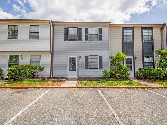 2nd image of 77 Countryplace Ln