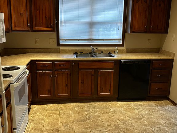 4th image of 7134 Park Shores Ct