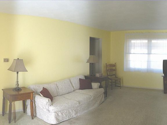 2nd image of 221 Leyland Park Dr
