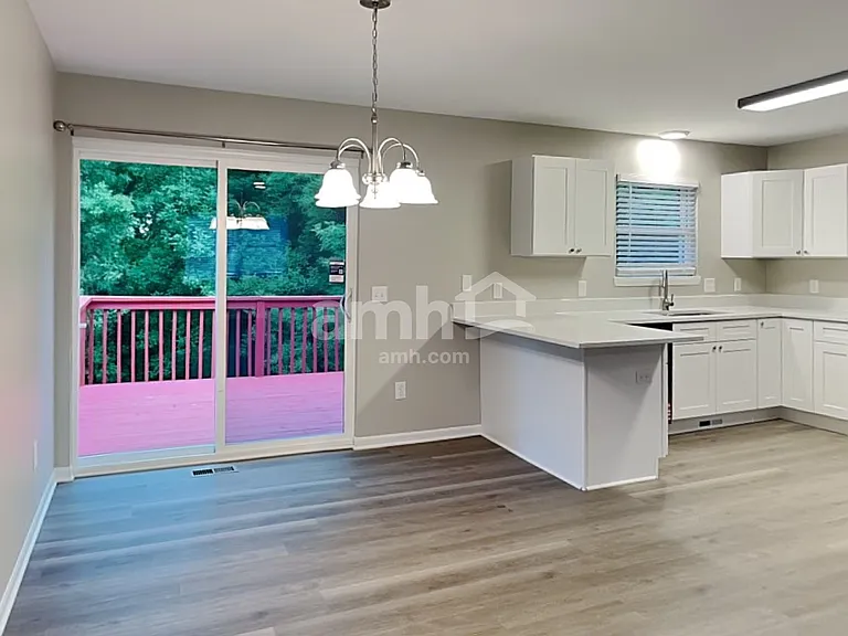 5925 Bluegrass Trl — Photo 4