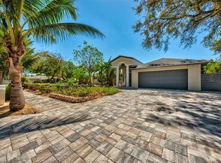 7926 Harwood Rd, Seminole, FL 33777