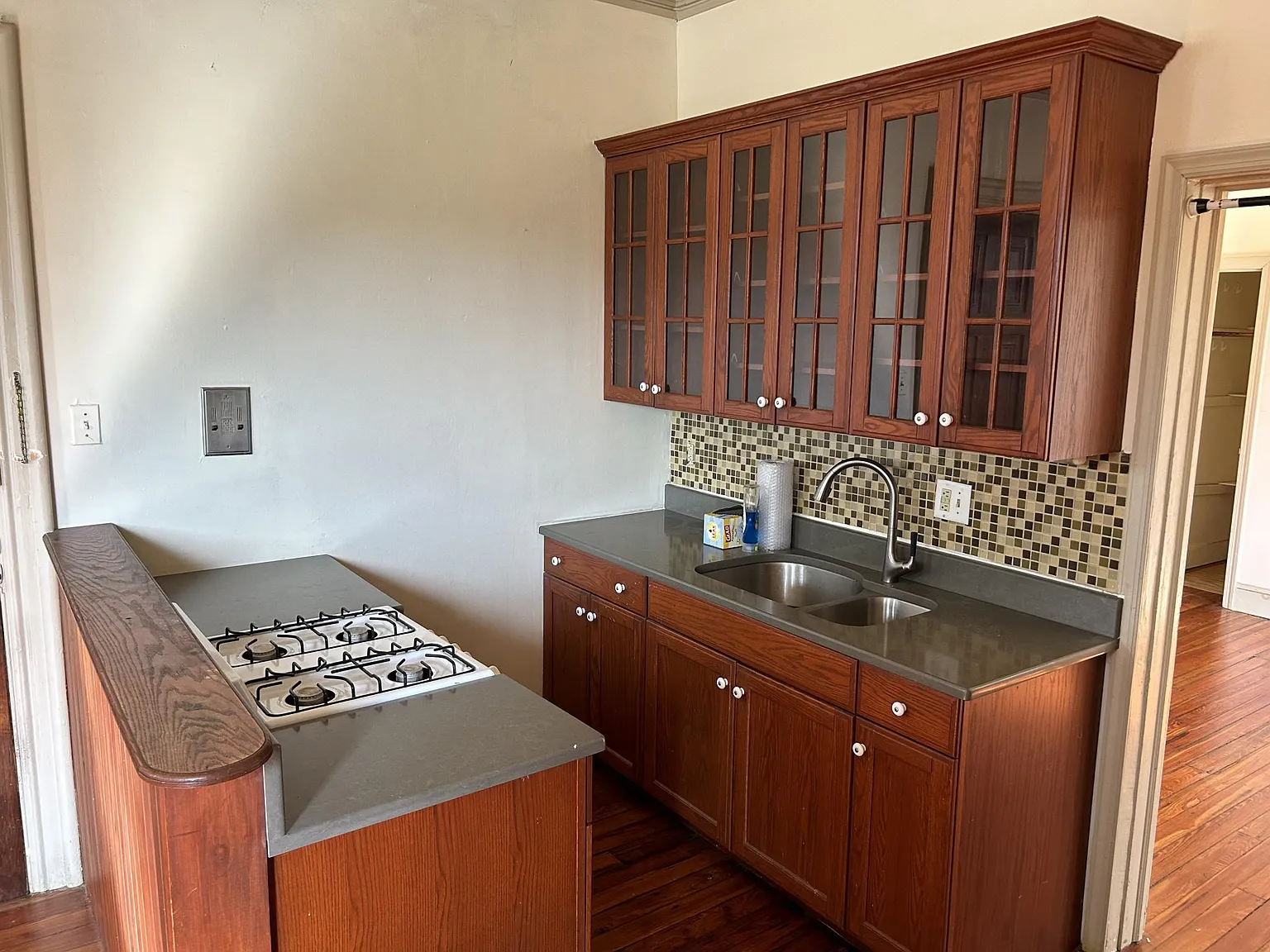 1 bed, 750 sqft, $1,000 — Photo 4