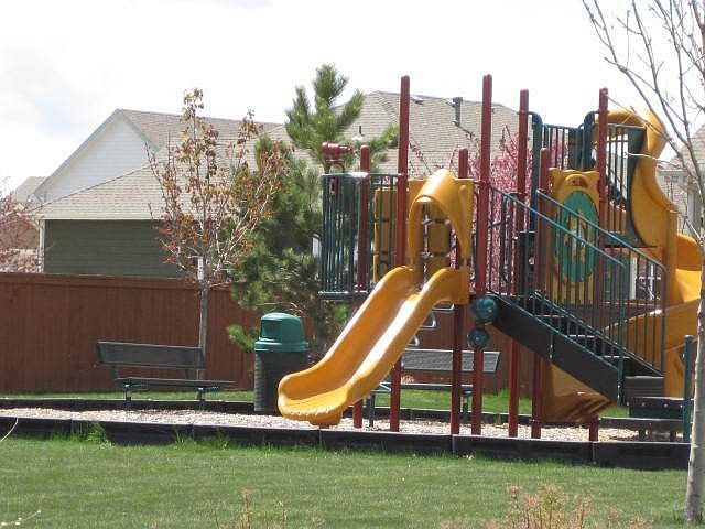 Close to park and trails