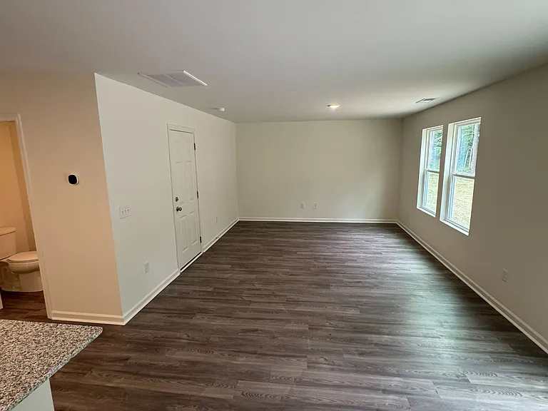 487 Hewett Landing Dr SW — Photo 3