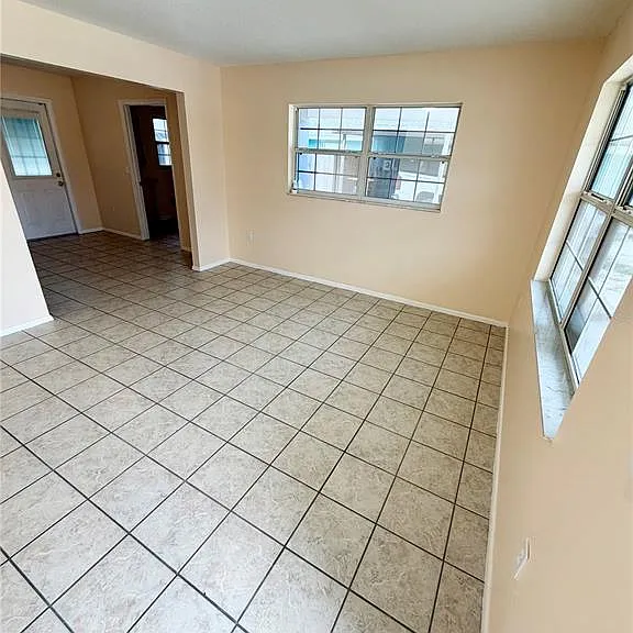 506 Holt Cir — Photo 10