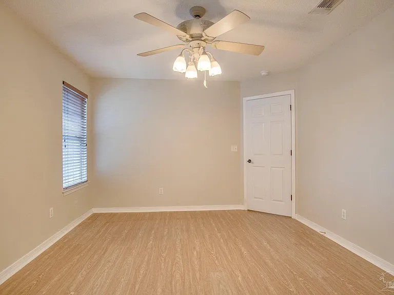 2745 Monroe St — Photo 13