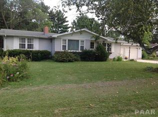 565 Maplewood Ln, Metamora, IL 61548
