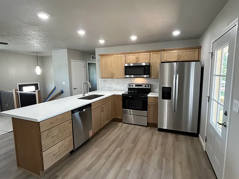 1603 N Eastwood St — Photo 2