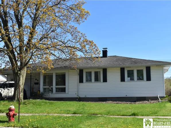 45 Idlewood Dr, Tonawanda, NY 14150