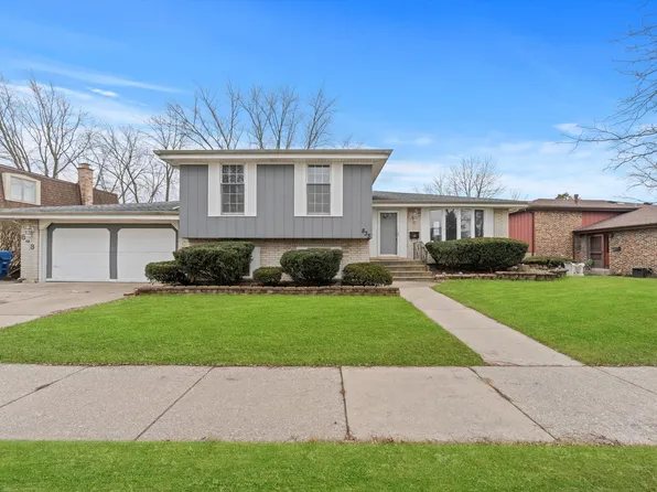 833 E 193rd St, Glenwood, IL 60425