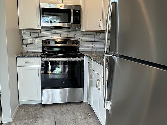 3rd image of 8A Illinois Dr