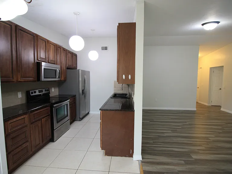 3050 Autumn Ct — Photo 5