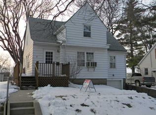1113 Cedar St, Tipton, IA 52772