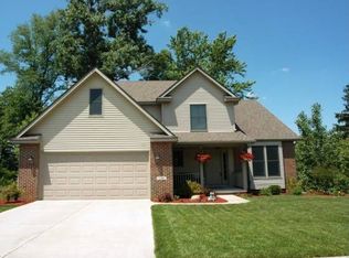 1366 Seward Ct, Brighton, MI 48116