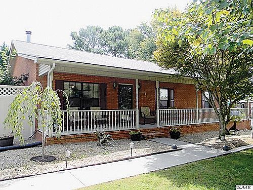 2nd image of 3883 Marty Dr