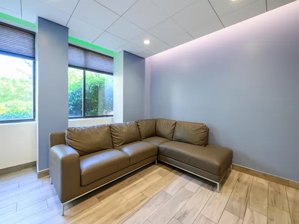 45 River Dr South image 20 of 30