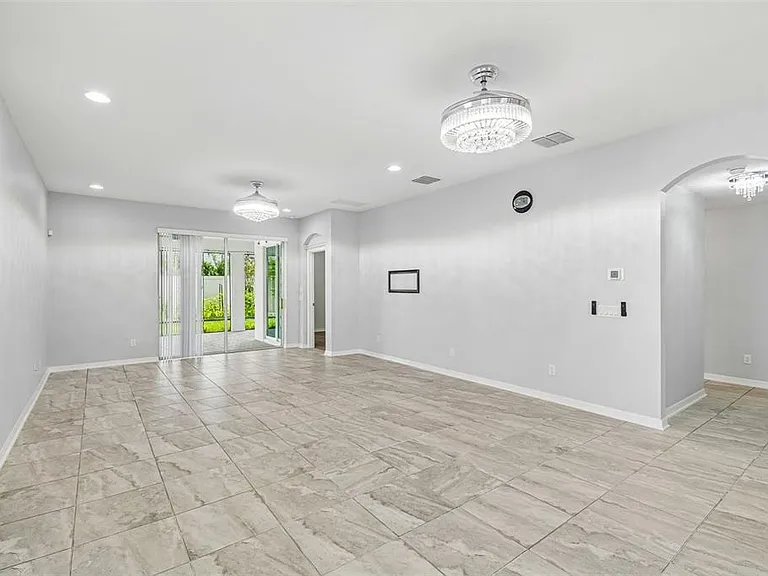 11852 Gavin Ln — Photo 17